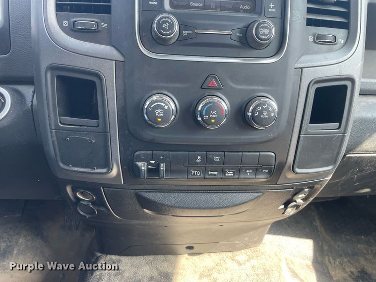 image for item LJ9601 2018 Dodge Ram 5500HD  truck cab and chassis