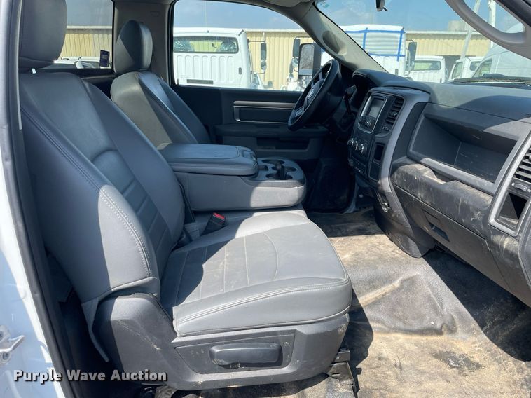 image for item LJ9601 2018 Dodge Ram 5500HD  truck cab and chassis