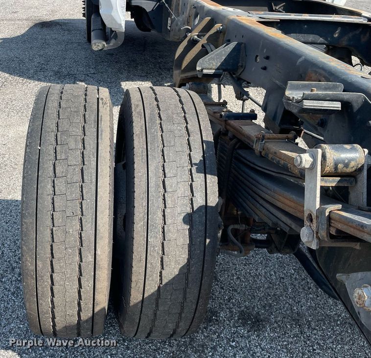 image for item LJ9601 2018 Dodge Ram 5500HD  truck cab and chassis