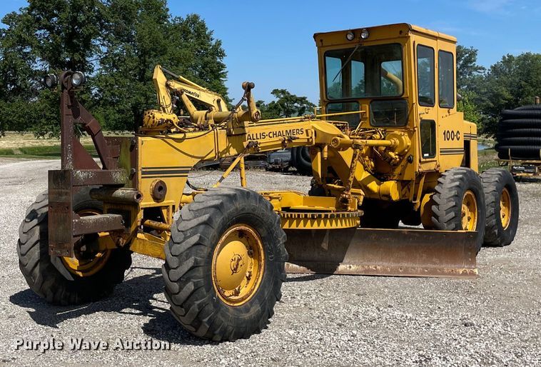 image for item LJ9724 1973 Allis Chalmers 100C  rigid frame motor grader