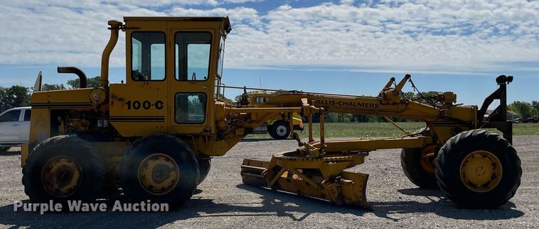 image for item LJ9724 1973 Allis Chalmers 100C  rigid frame motor grader