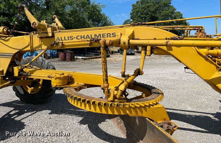 image for item LJ9724 1973 Allis Chalmers 100C  rigid frame motor grader