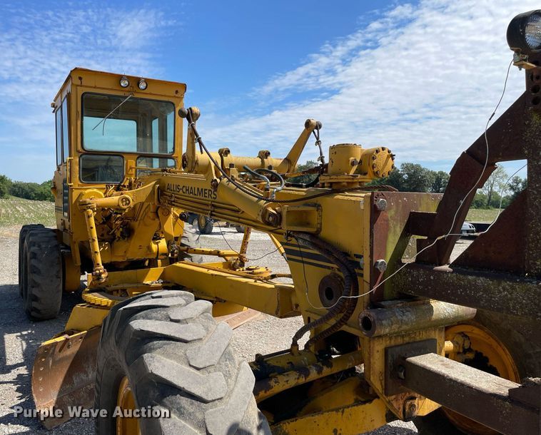 image for item LJ9724 1973 Allis Chalmers 100C  rigid frame motor grader