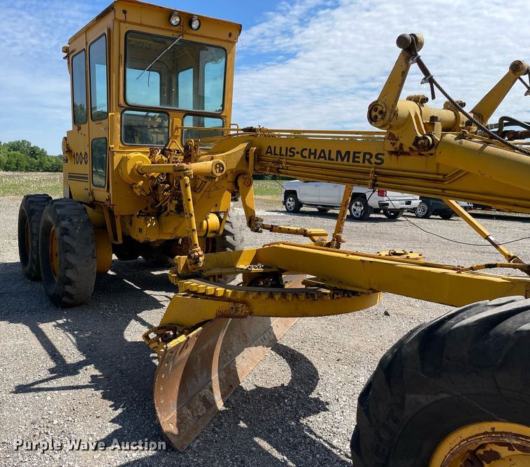 image for item LJ9724 1973 Allis Chalmers 100C  rigid frame motor grader