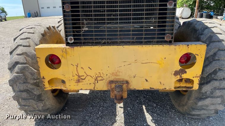 image for item LJ9724 1973 Allis Chalmers 100C  rigid frame motor grader