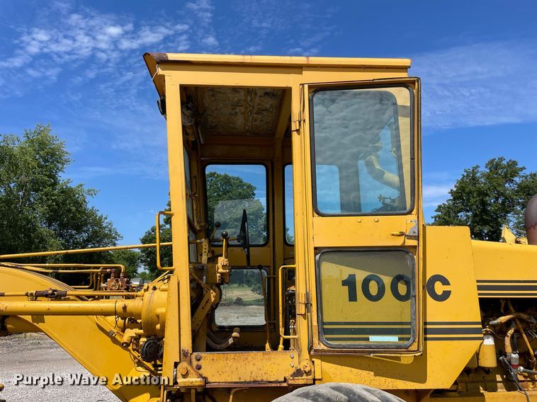 image for item LJ9724 1973 Allis Chalmers 100C  rigid frame motor grader