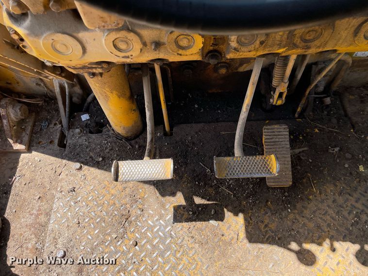 image for item LJ9724 1973 Allis Chalmers 100C  rigid frame motor grader