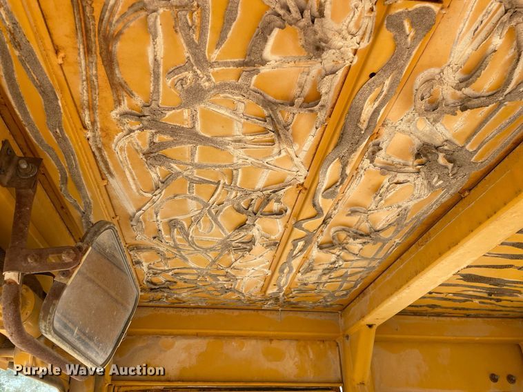 image for item LJ9724 1973 Allis Chalmers 100C  rigid frame motor grader