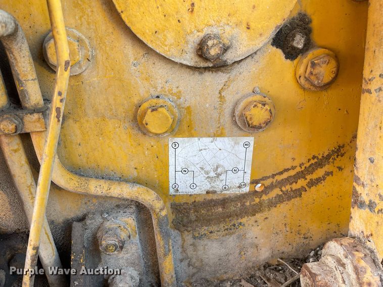 image for item LJ9724 1973 Allis Chalmers 100C  rigid frame motor grader