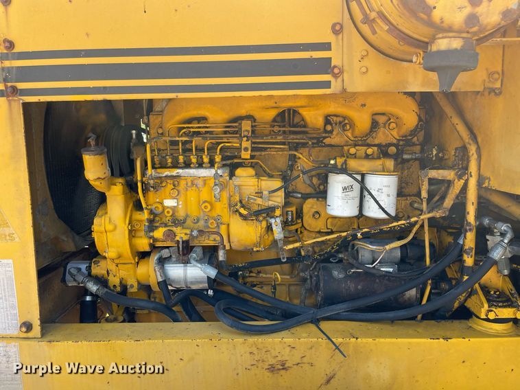 image for item LJ9724 1973 Allis Chalmers 100C  rigid frame motor grader