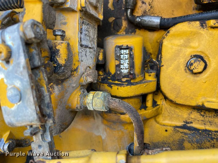 image for item LJ9724 1973 Allis Chalmers 100C  rigid frame motor grader