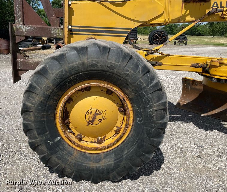 image for item LJ9724 1973 Allis Chalmers 100C  rigid frame motor grader