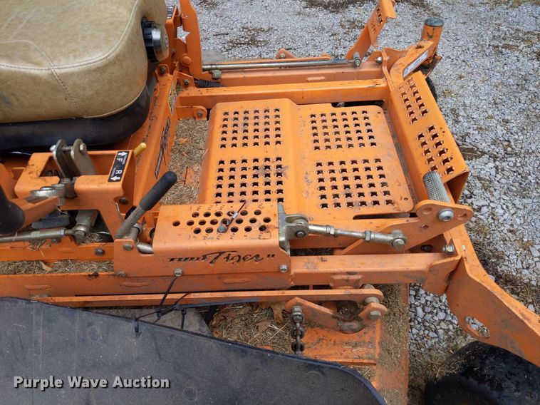 image for item LL9224 Scag Turf Tiger II  ZTR lawn mower