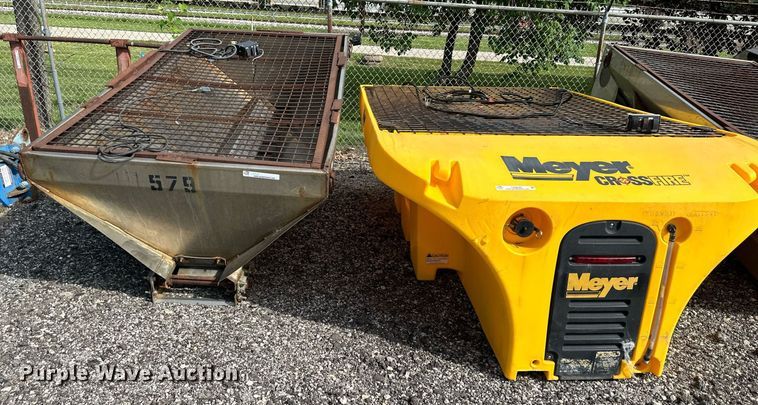 image for item LN9229 (2) salt spreaders