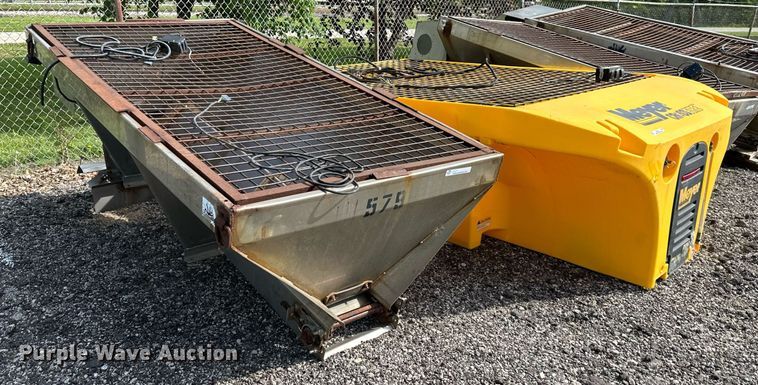 image for item LN9229 (2) salt spreaders