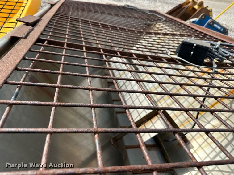 image for item LN9229 (2) salt spreaders