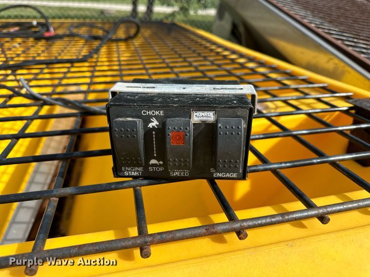 image for item LN9229 (2) salt spreaders