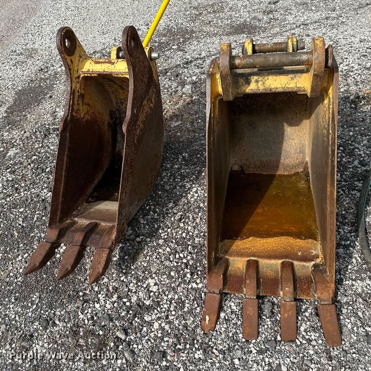 image for item LN9230 (2) excavator buckets