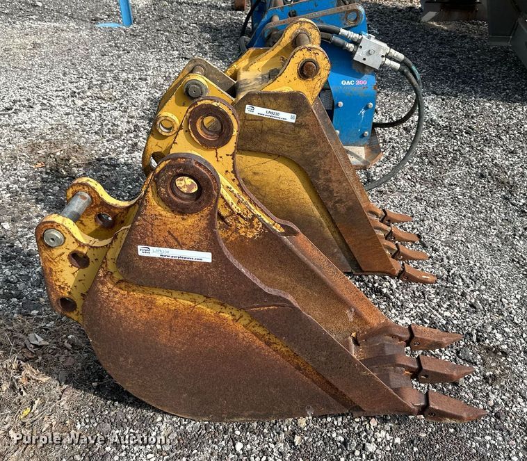 image for item LN9230 (2) excavator buckets