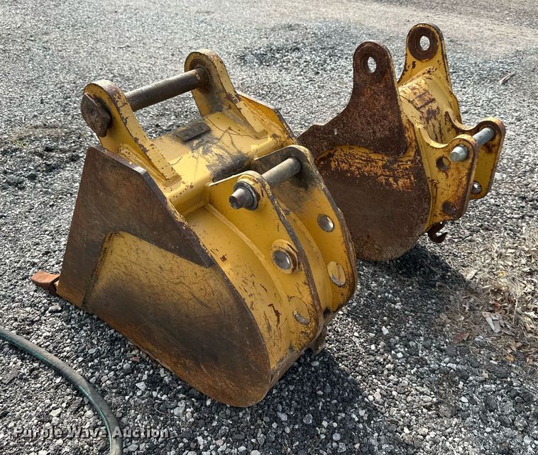 image for item LN9230 (2) excavator buckets