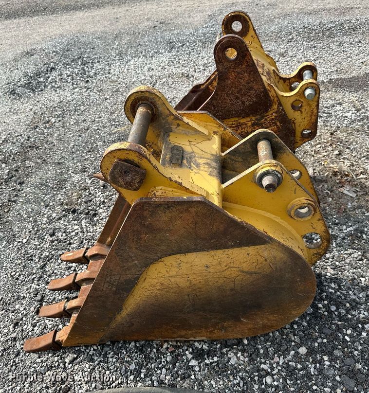 image for item LN9230 (2) excavator buckets