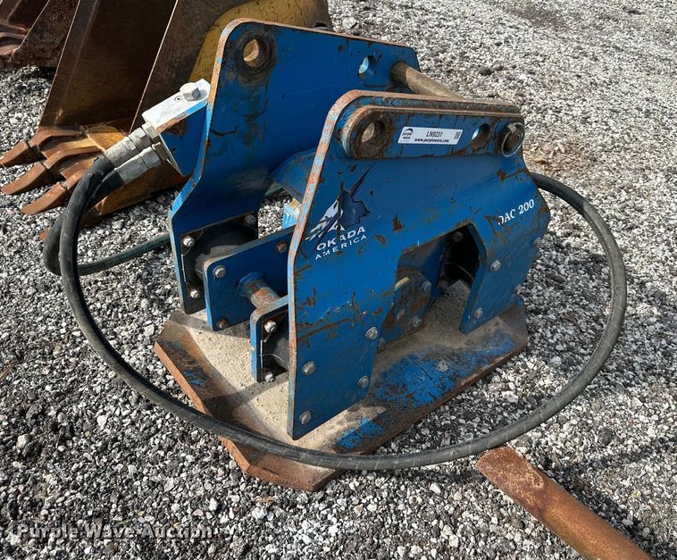 image for item LN9231 Okada OAC200  backhoe plate compactor