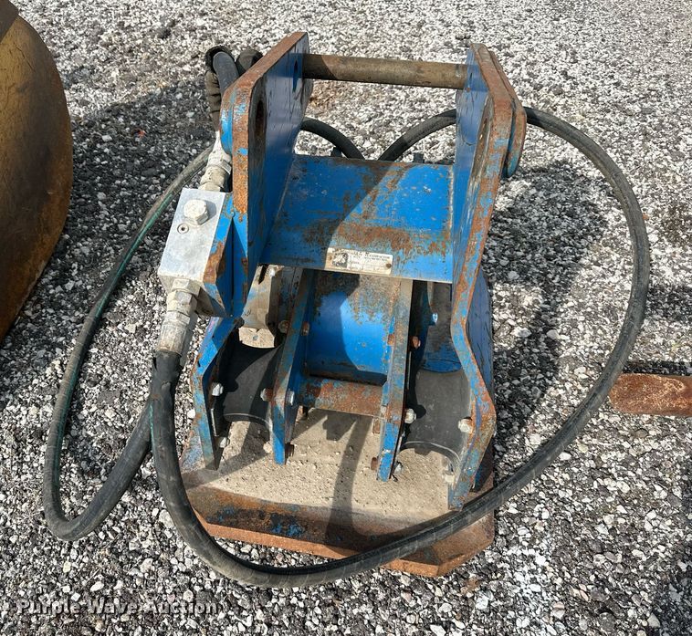 image for item LN9231 Okada OAC200  backhoe plate compactor