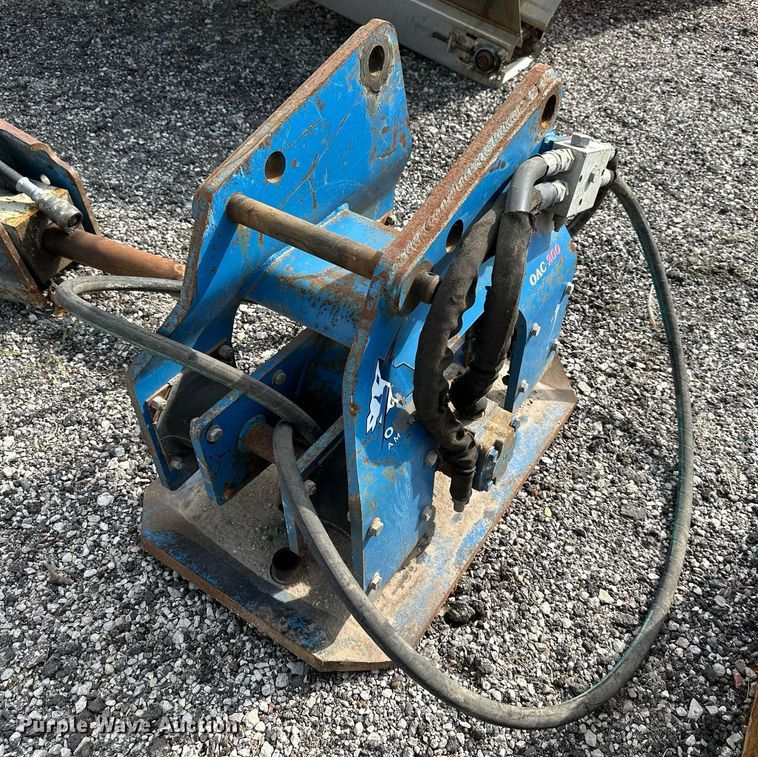 image for item LN9231 Okada OAC200  backhoe plate compactor