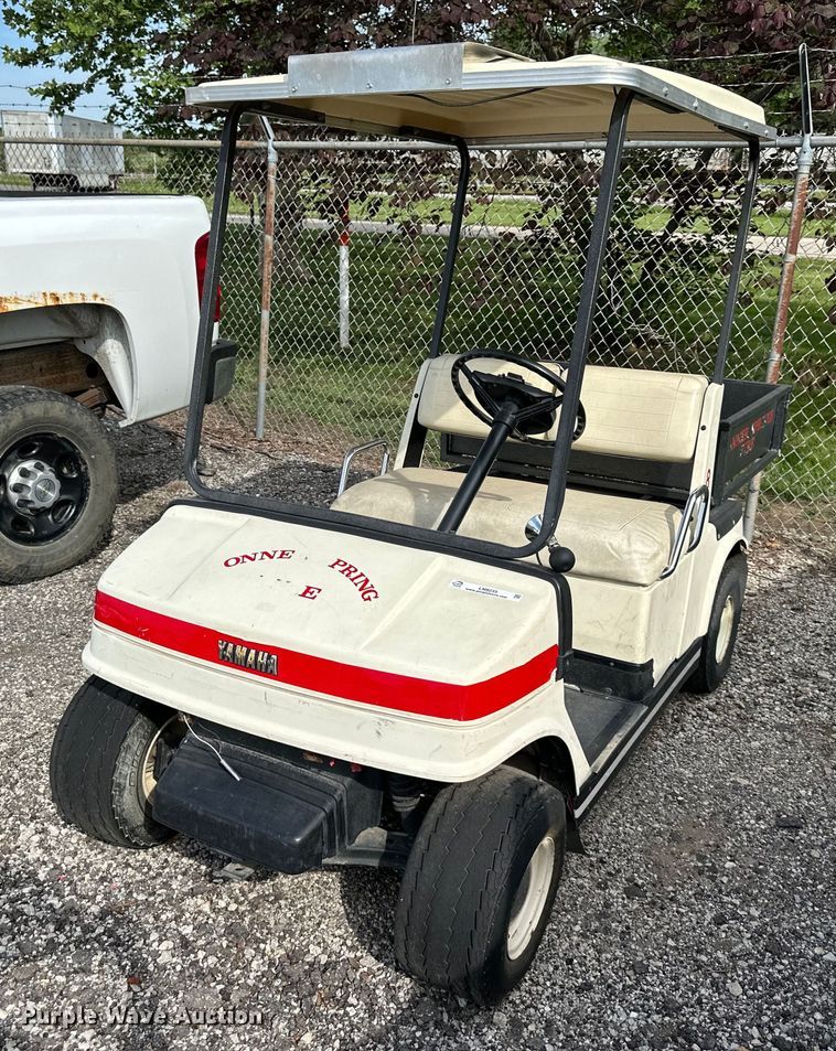 image for item LN9235 Yamaha  golf cart
