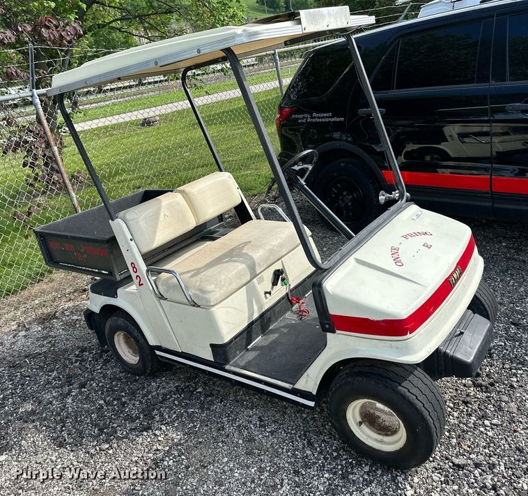 image for item LN9235 Yamaha  golf cart