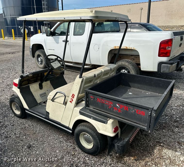 image for item LN9235 Yamaha  golf cart