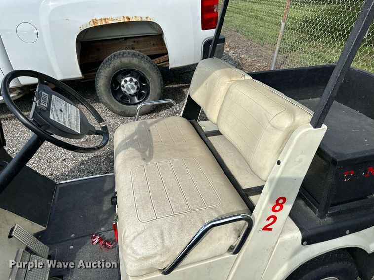 image for item LN9235 Yamaha  golf cart