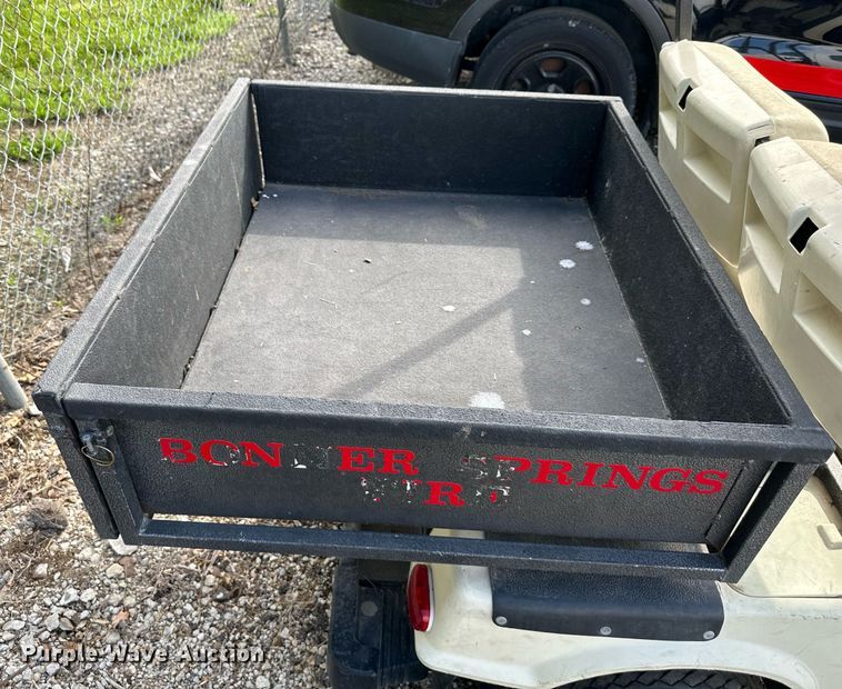 image for item LN9235 Yamaha  golf cart