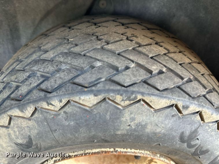 image for item LN9235 Yamaha  golf cart