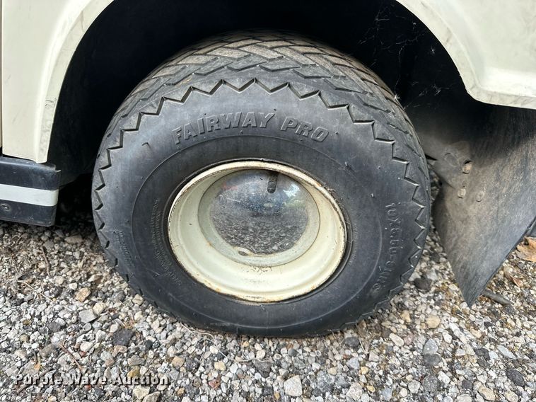 image for item LN9235 Yamaha  golf cart