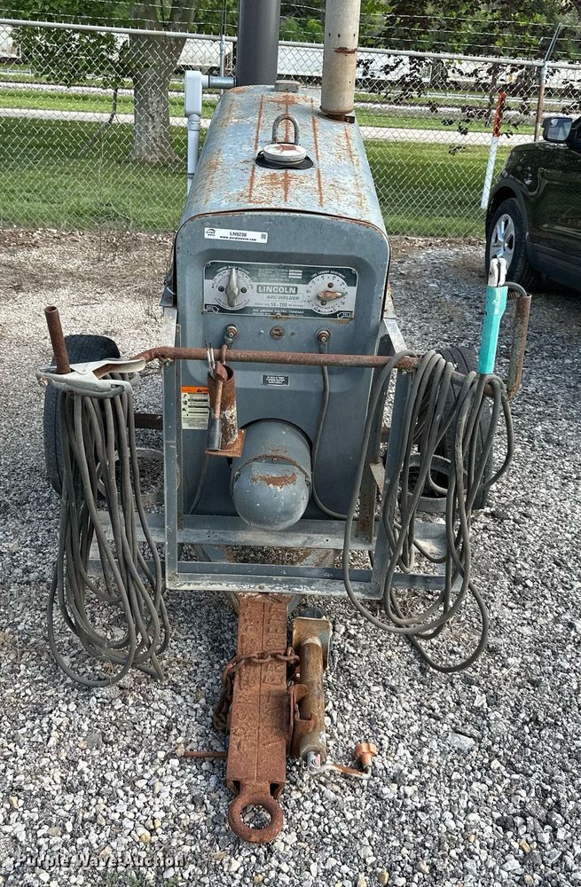 image for item LN9238 Lincoln SA-200  welder