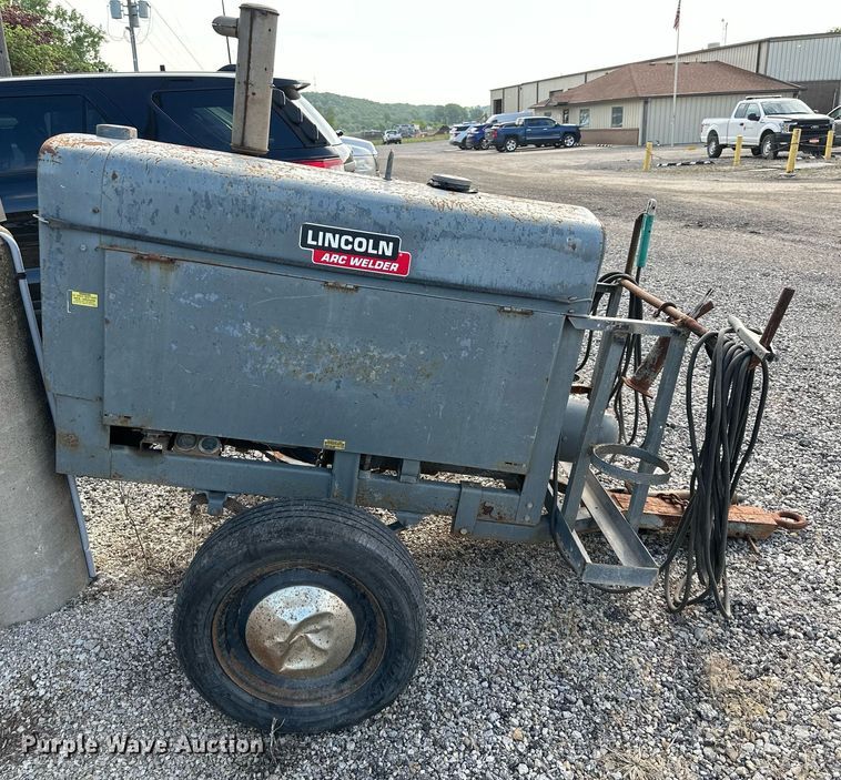 image for item LN9238 Lincoln SA-200  welder