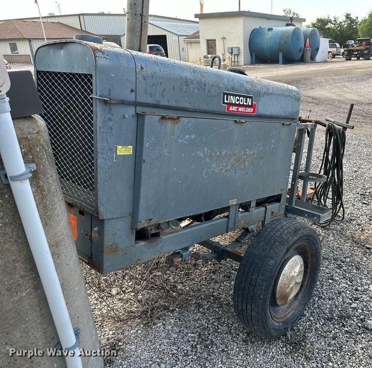 image for item LN9238 Lincoln SA-200  welder