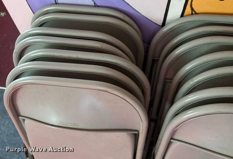 image for item LP9935 Approximately 80 folding chairs