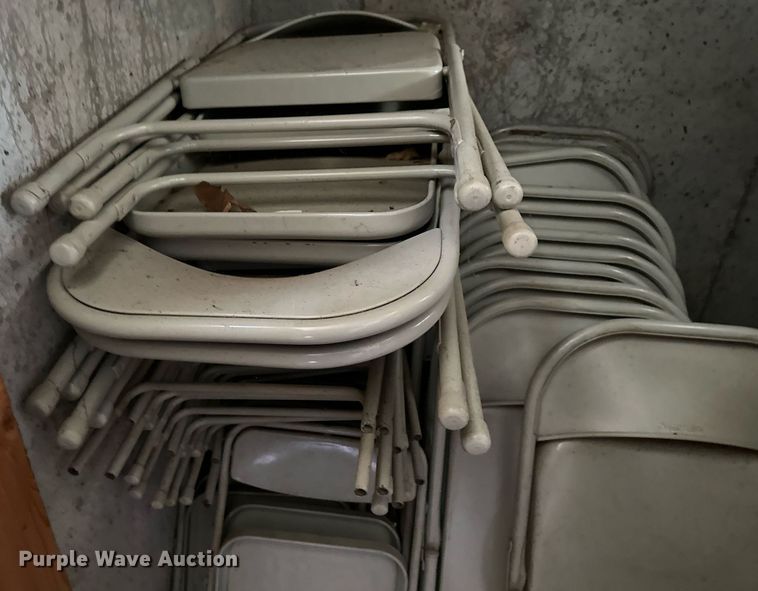 image for item LP9935 Approximately 80 folding chairs