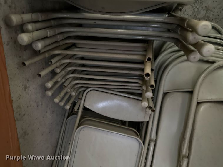 image for item LP9935 Approximately 80 folding chairs