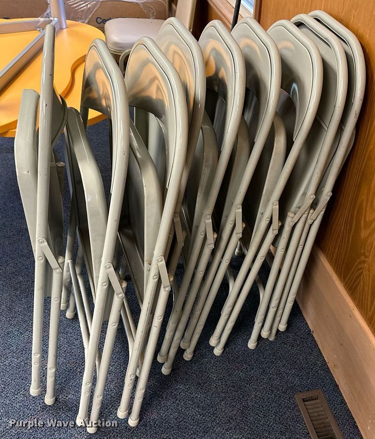 image for item LP9935 Approximately 80 folding chairs