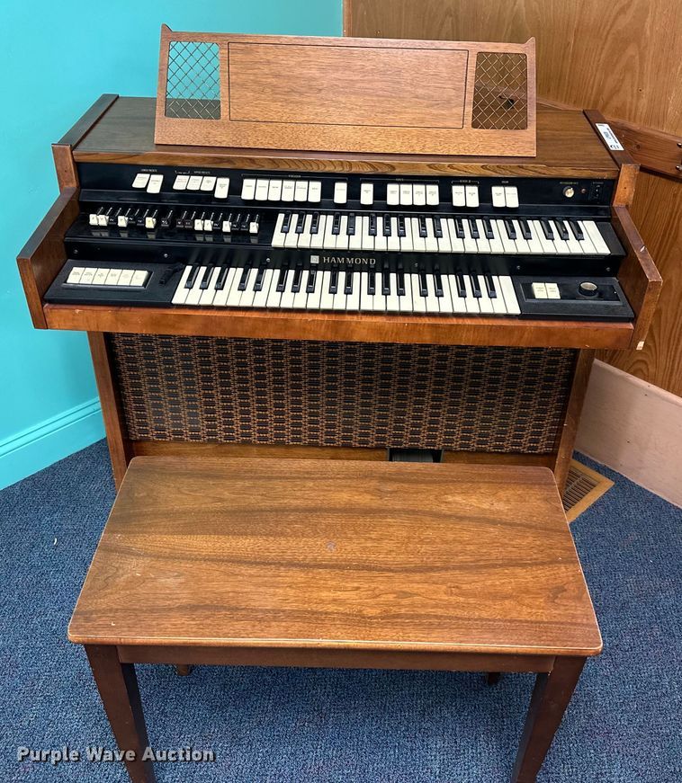 image for item LP9939 (2) Hammond organs