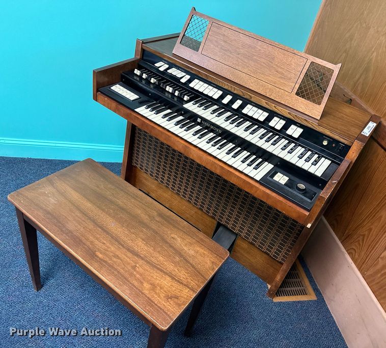 image for item LP9939 (2) Hammond organs