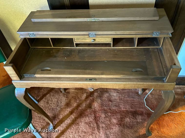 image for item LP9945 Furniture