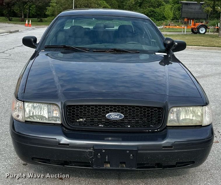 image for item LP9949 2005 Ford Crown Victoria Police Interceptor