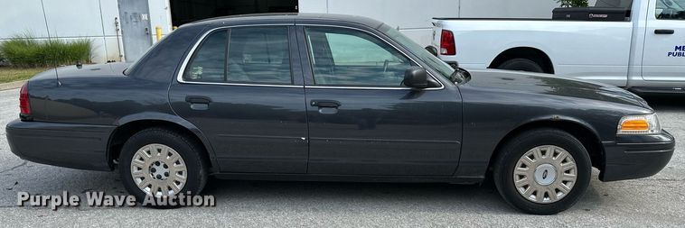 image for item LP9949 2005 Ford Crown Victoria Police Interceptor
