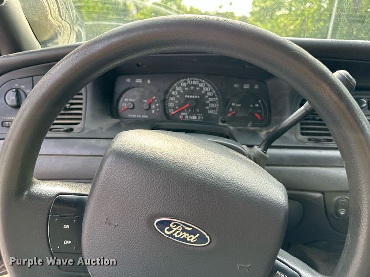 image for item LP9949 2005 Ford Crown Victoria Police Interceptor