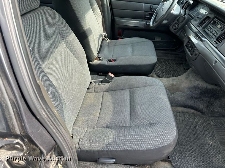 image for item LP9949 2005 Ford Crown Victoria Police Interceptor