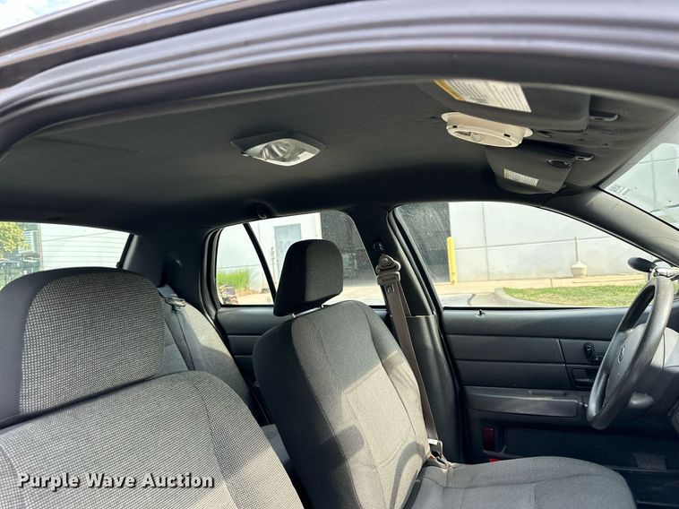 image for item LP9949 2005 Ford Crown Victoria Police Interceptor